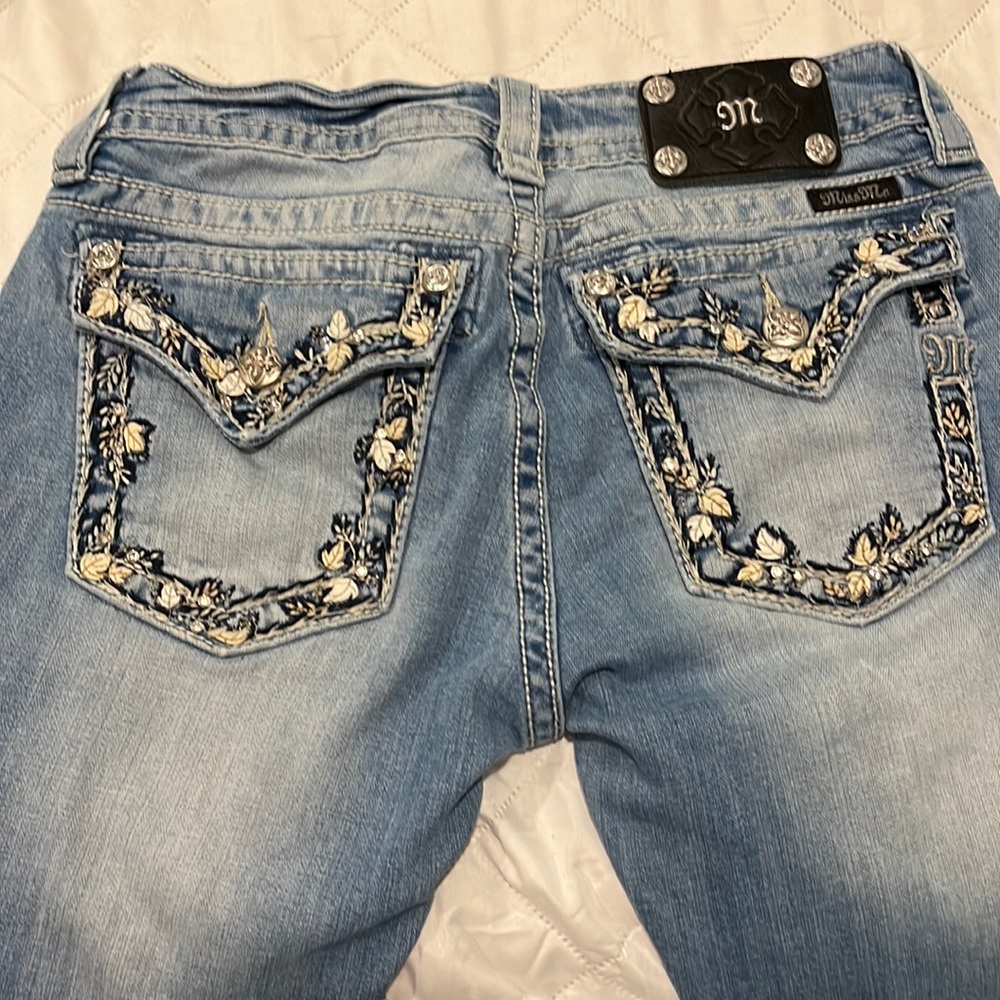 Miss Me. Size 29.